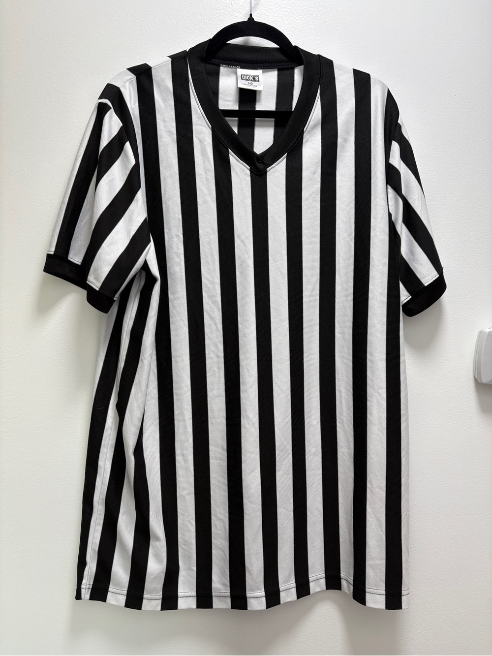 Dick’s Referee Black & White Vertical Stripe Short-SleeveTee Game-Day